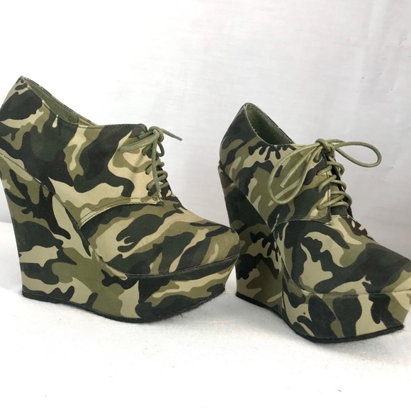 Delicacy Shoes - DELICACY Camo Wedges